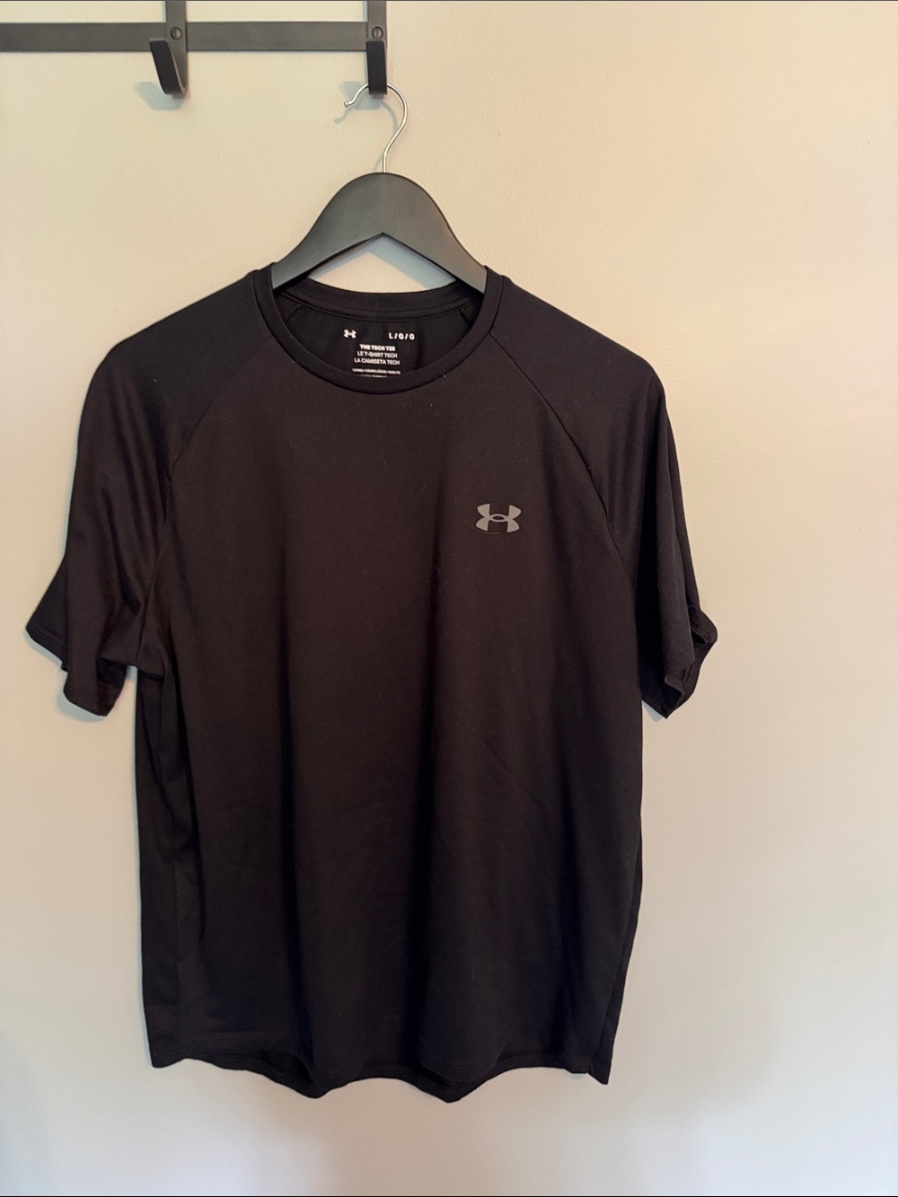 Under Armour Black Short-Sleeve Athletic Tee